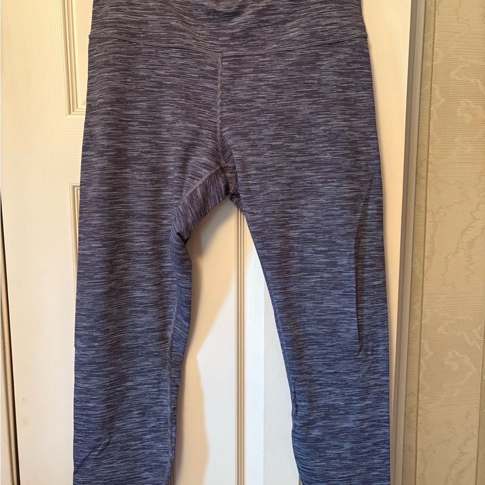Lululemon High Rise Tight Luxtreme bl/wh stripes 25” EUC